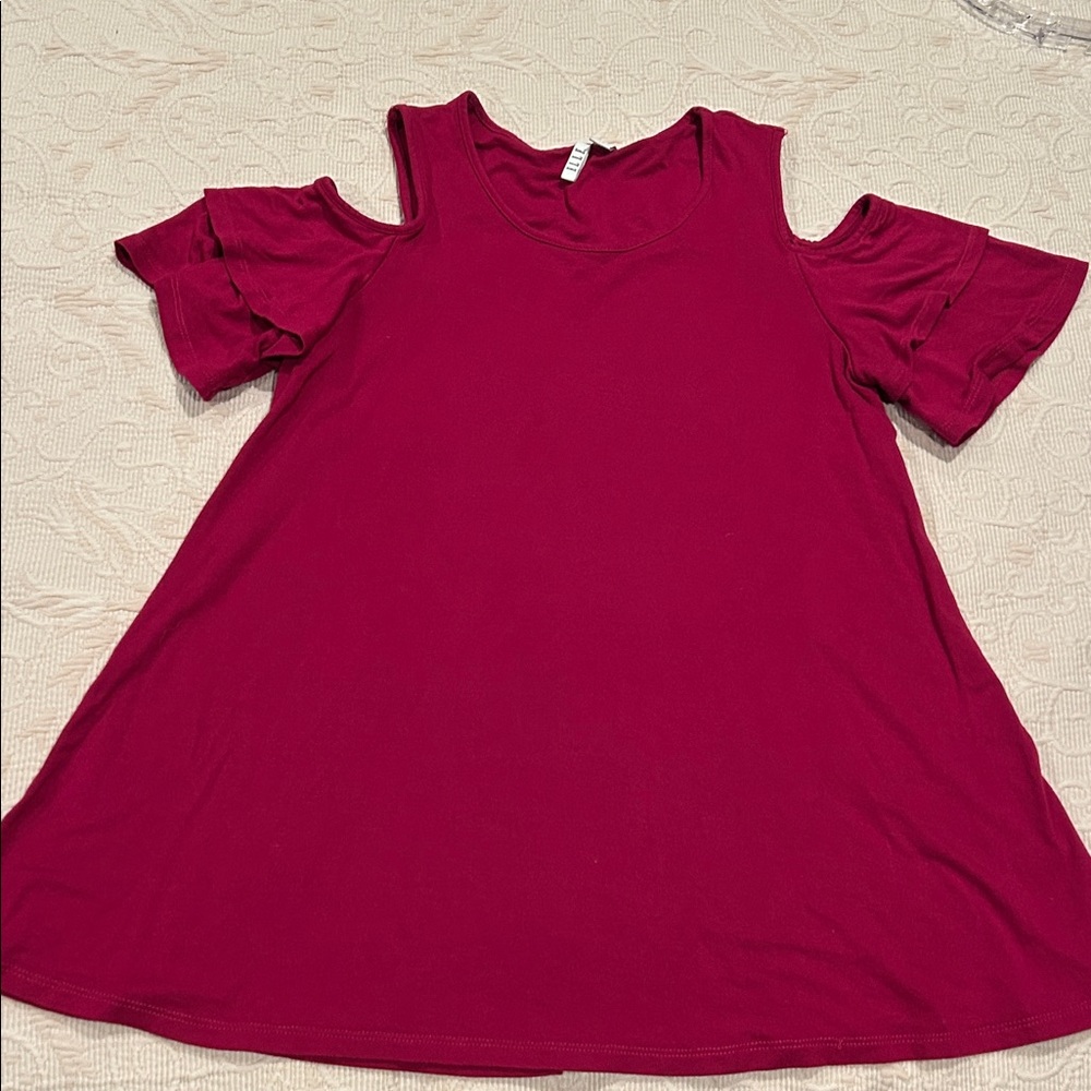Elle Cold-Shoulder Top in Deep Raspberry